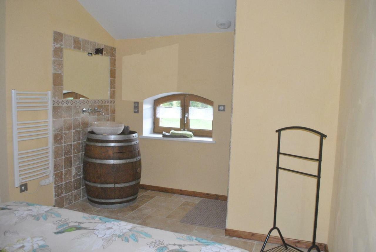 Domaine De La Poyat Acomodação com café da manhã Légny Exterior foto